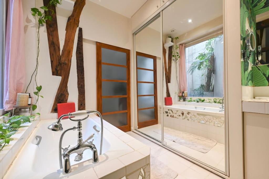 Spacious Apartment In Central ปารีส ภายนอก รูปภาพ