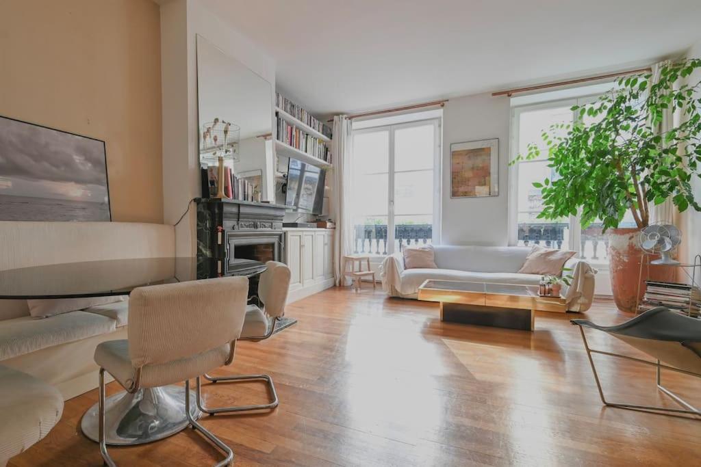 Spacious Apartment In Central ปารีส ภายนอก รูปภาพ